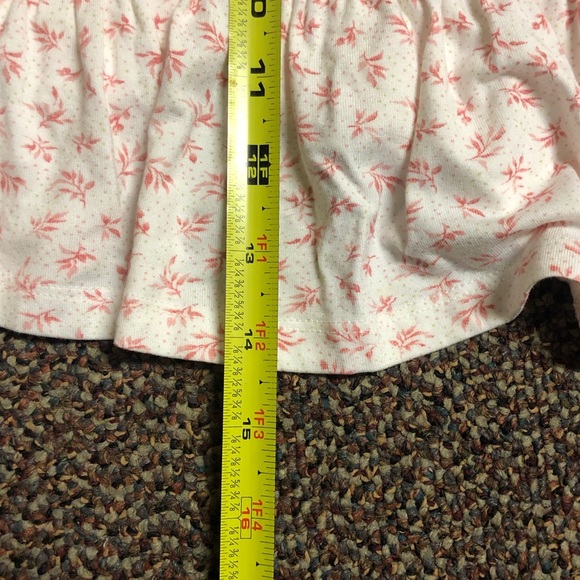 Cute cropped shirt!! Only worn a few times!! - Picture 5 of 5